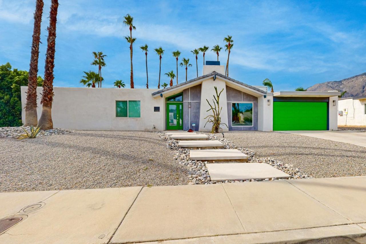 Twelve Palms Permit #67924 Holiday home *