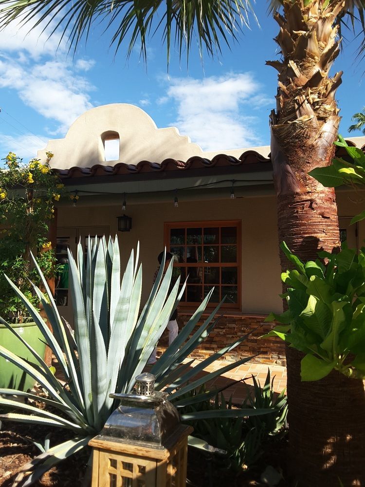 Alpine Gardens Hotel Palm Springs