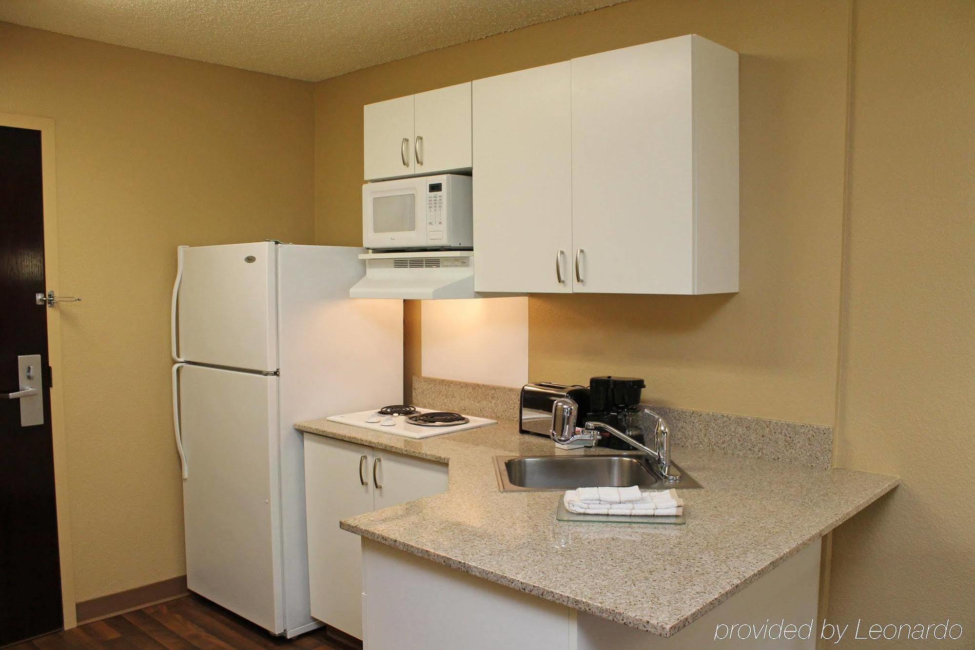Extended America - - Airport Hotel Palm Springs