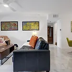 Modern Plaza Villas Oasis