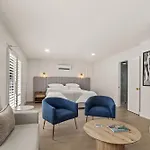 Casa Oliver Hotel & Resort - A Men\'S Clothing Optional Resort In Palm Springs