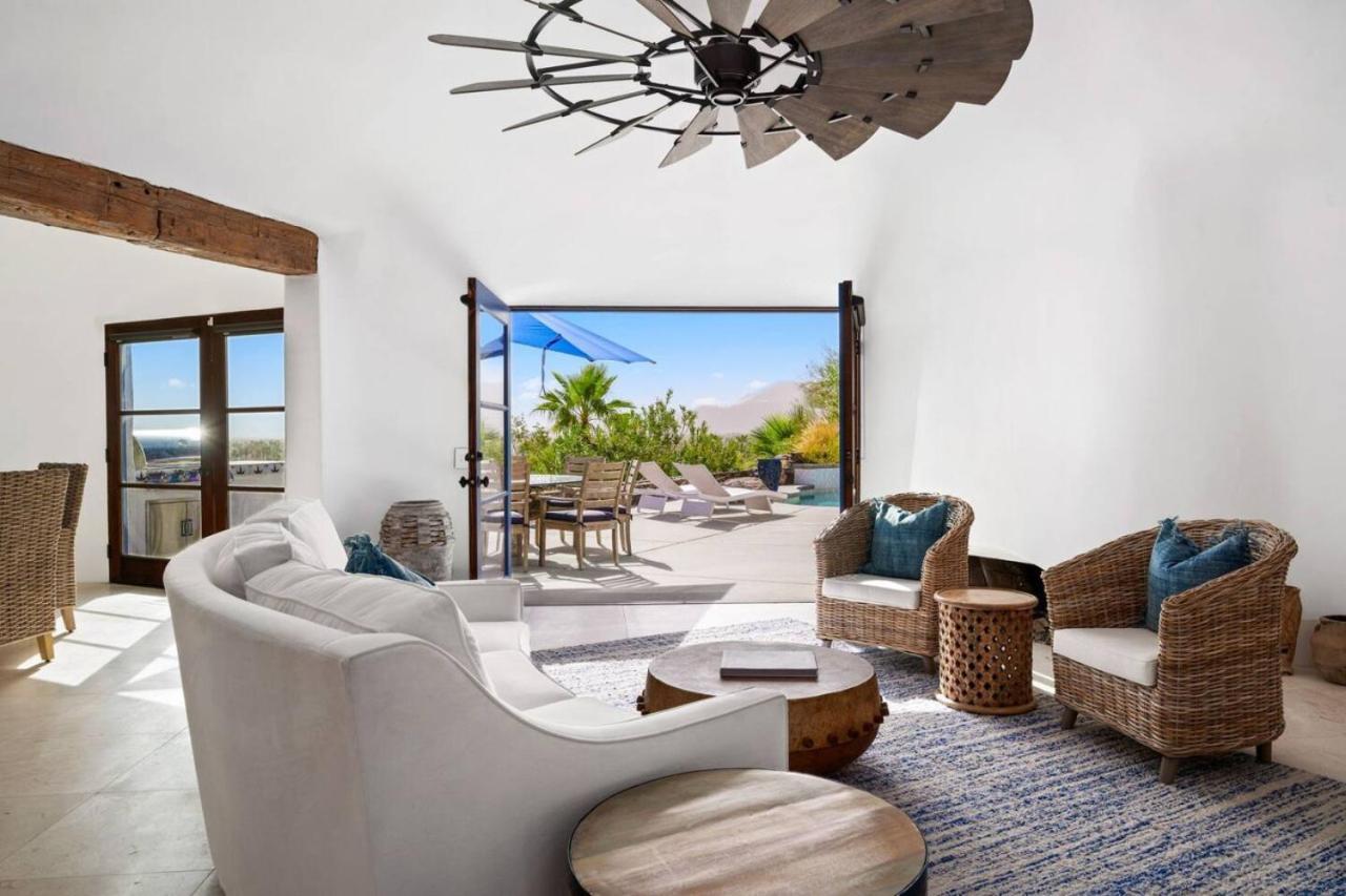 Santorini House Panoramic Views Palm Springs
