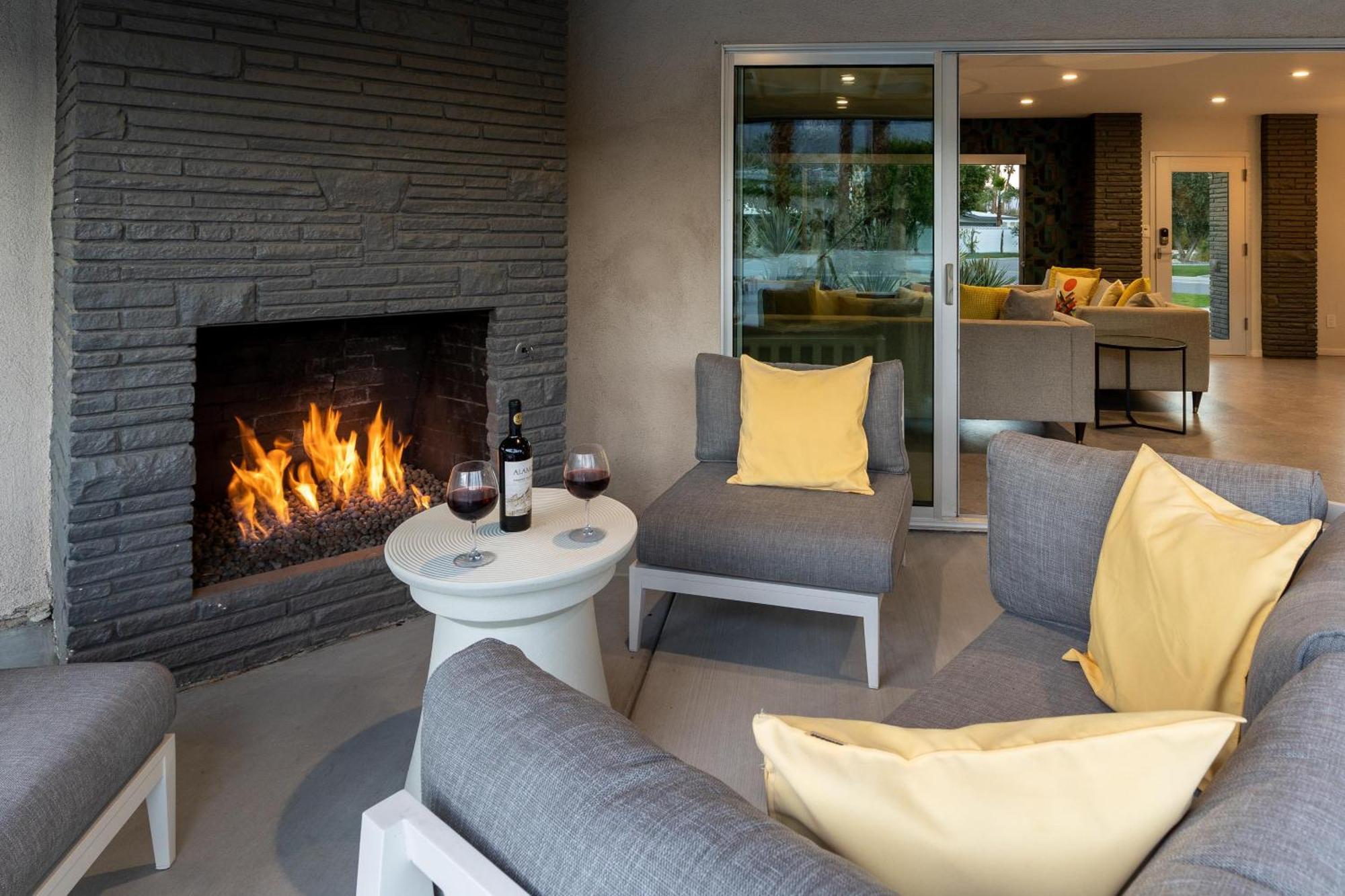 Deepwell Modern By Acme House Company