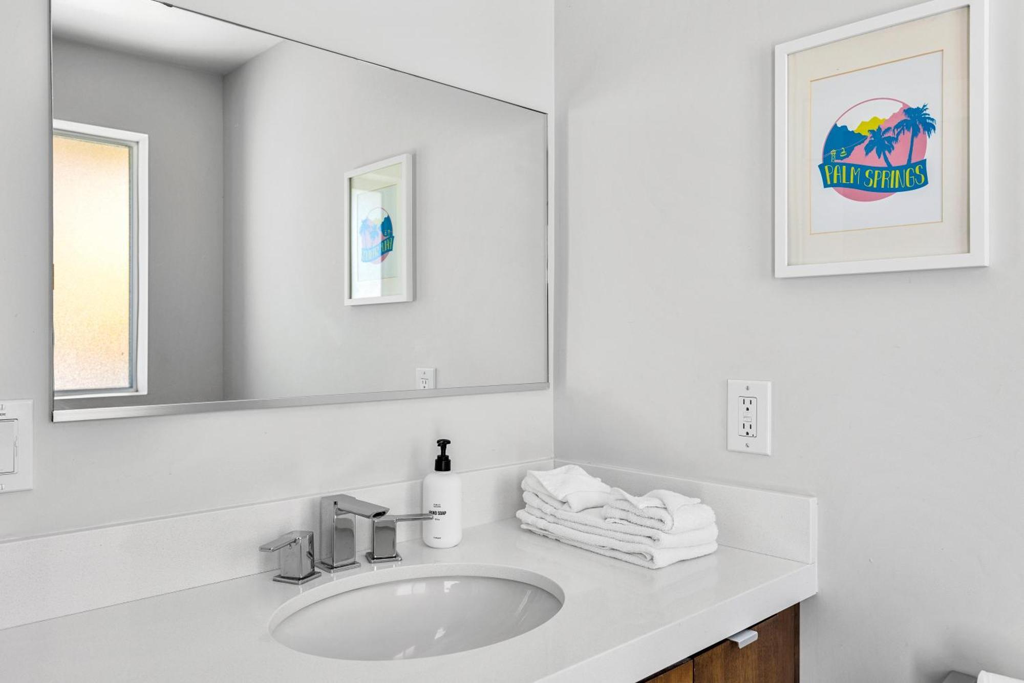 Villa Deepwell Modern By Acme House Company