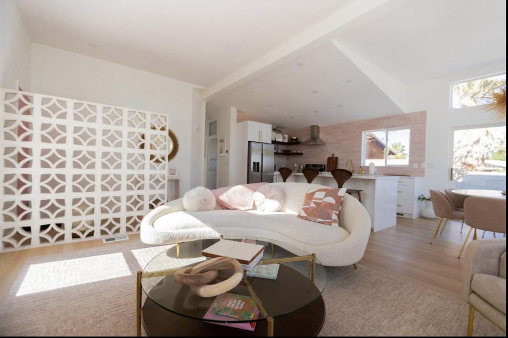 Villa The Pink Paloma - A Barbie Inspired In *