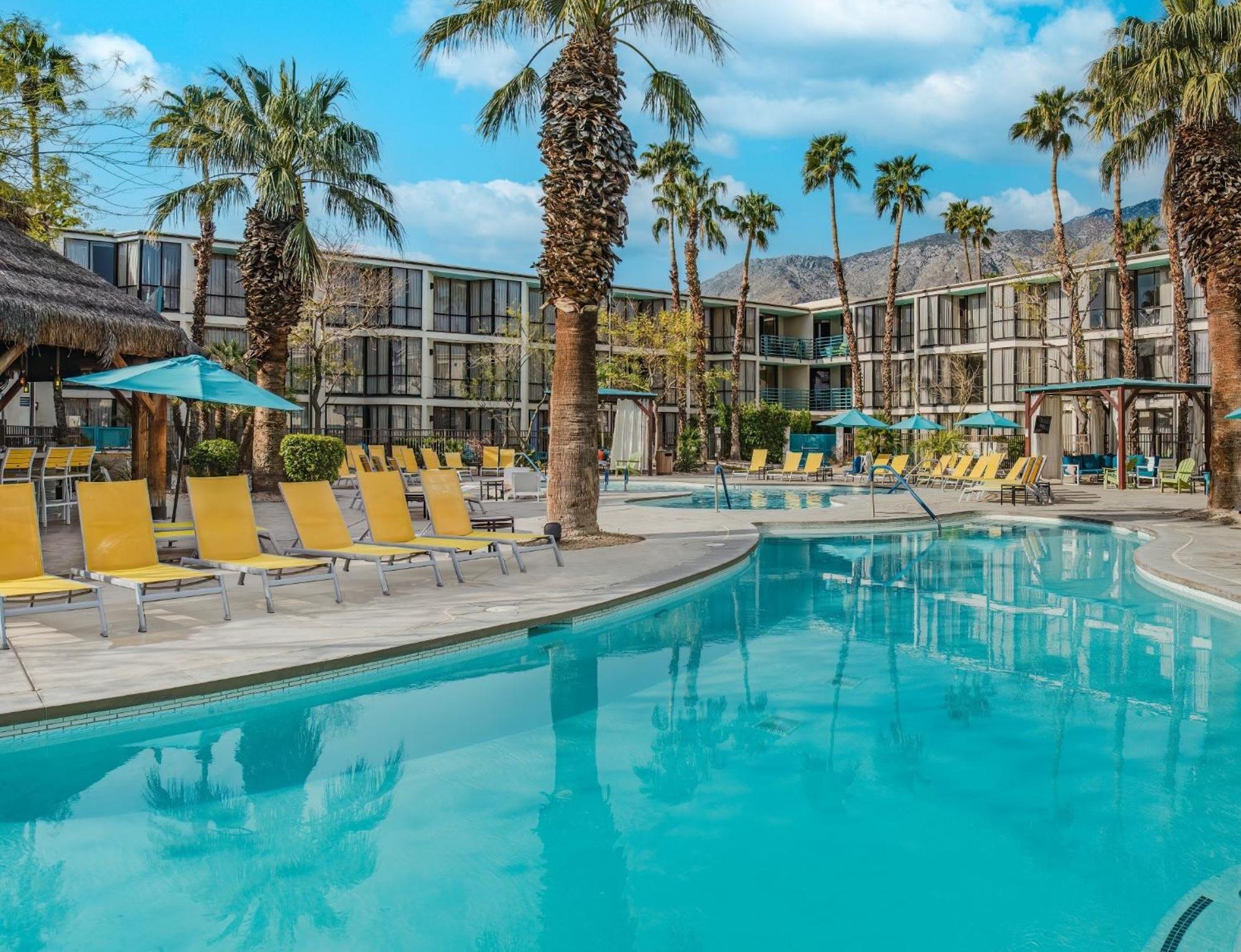Riviera Hotel 4*
