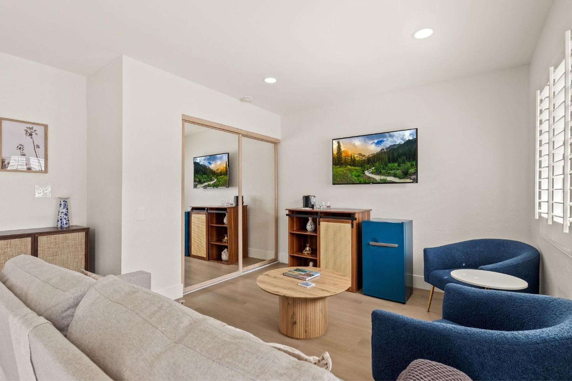 Casa Oliver & - A Men's Clothing Optional In Hotel *