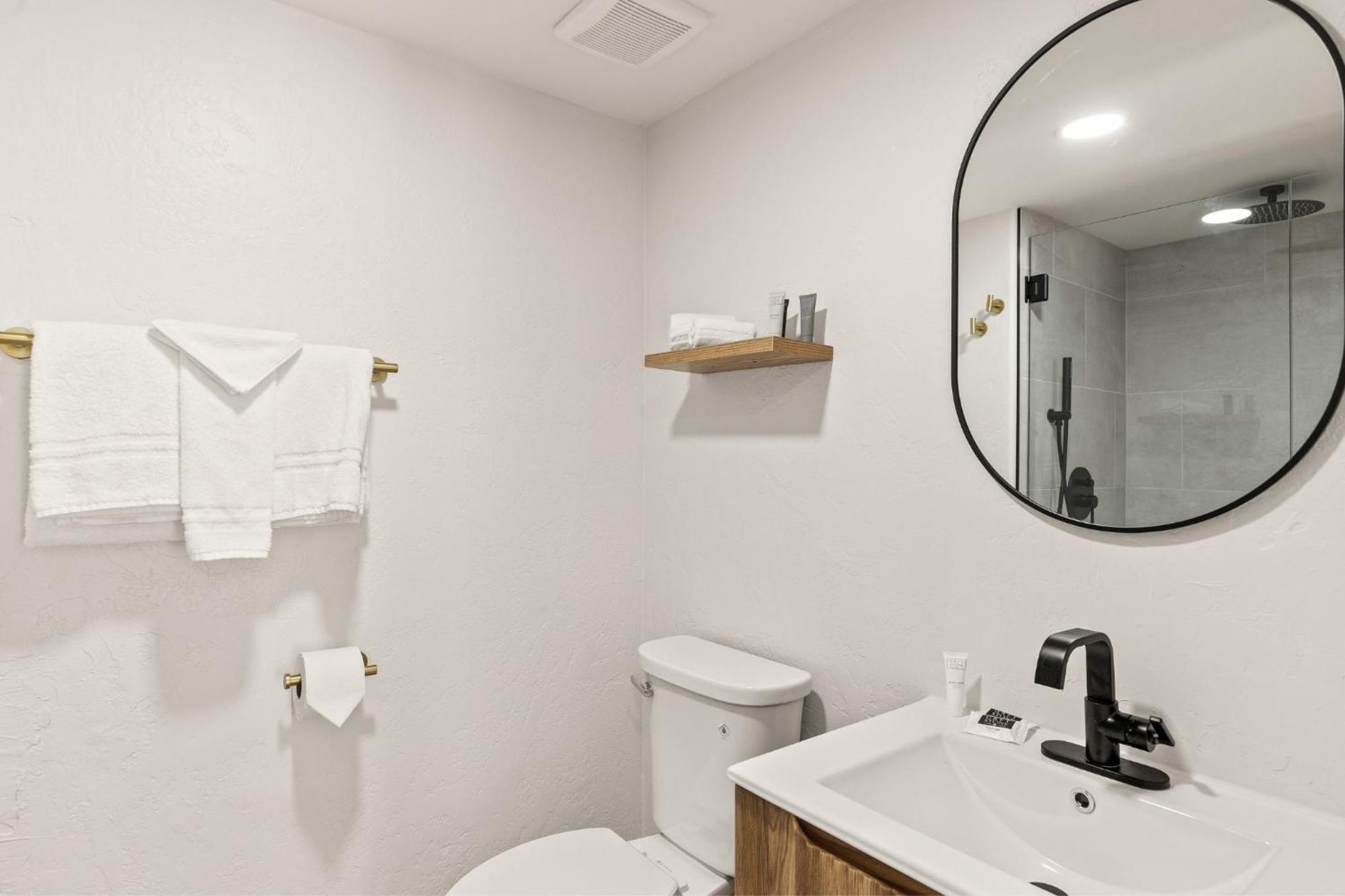 Casa Oliver & - A Men's Clothing Optional In Hotel Palm Springs