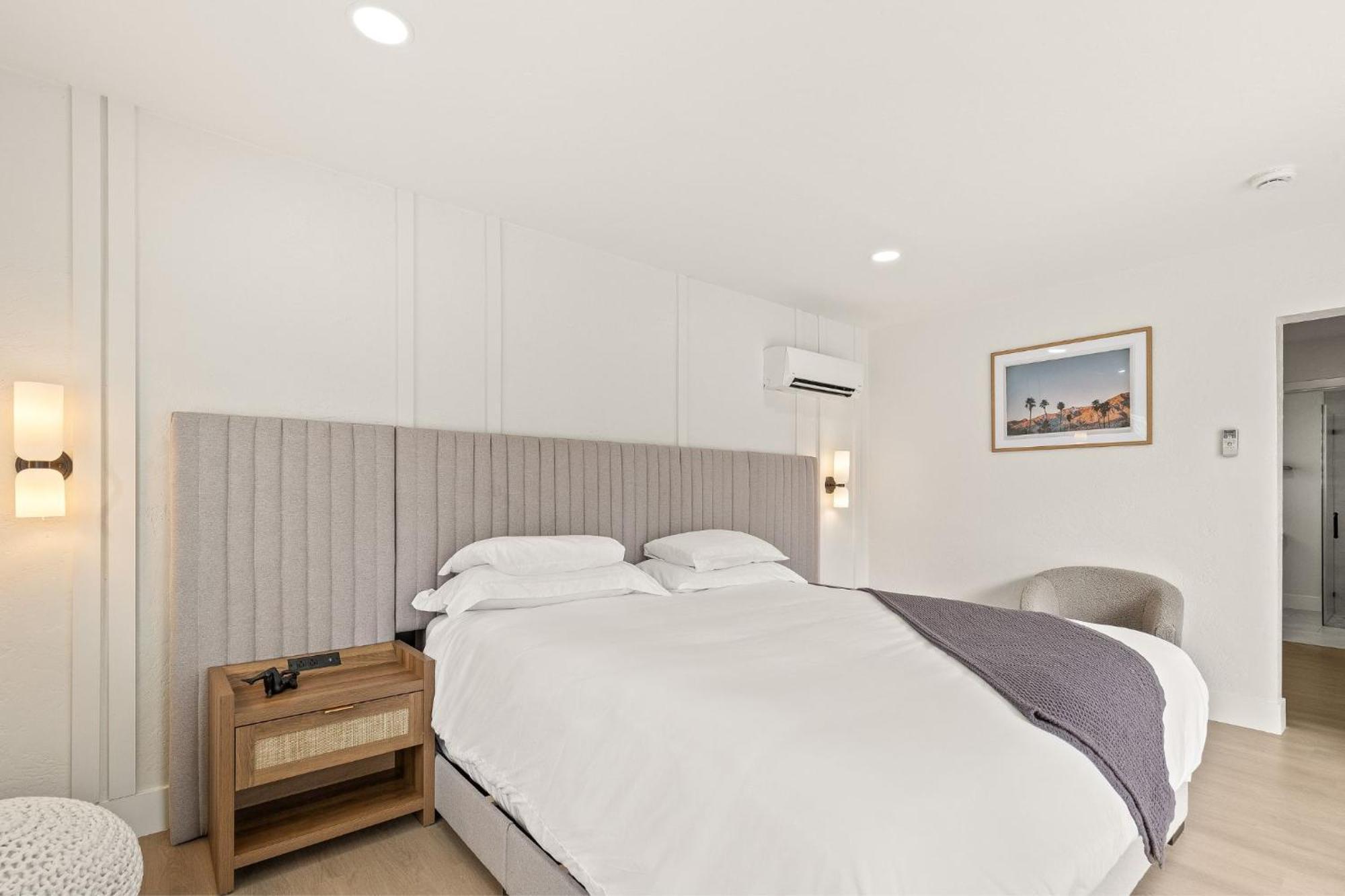Hotel Casa Oliver & - A Men's Clothing Optional In Palm Springs