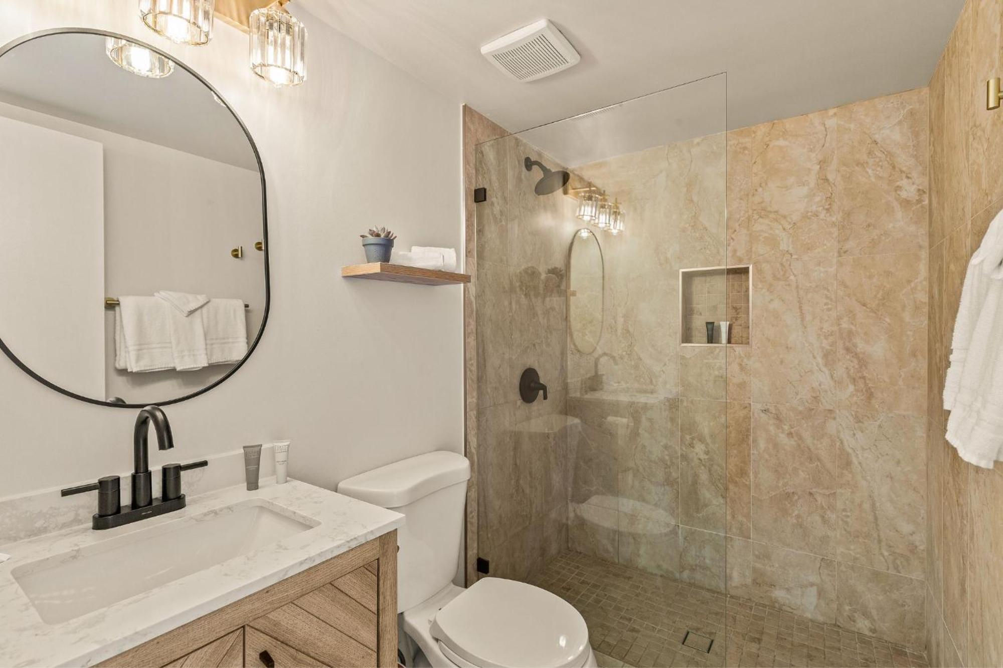 Casa Oliver & - A Men's Clothing Optional In *