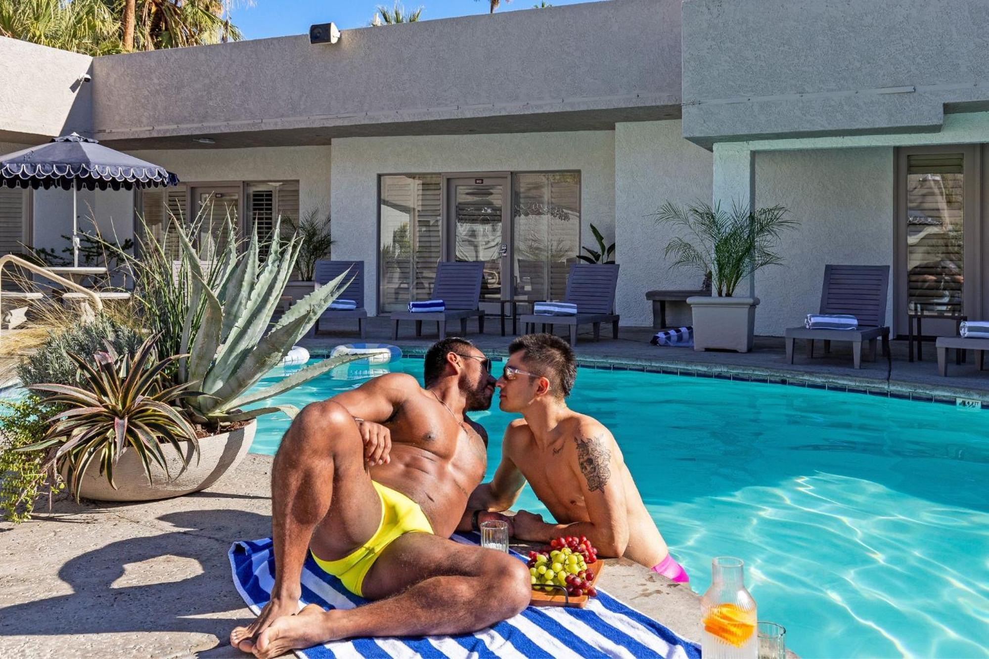 Hotel Casa Oliver & - A Men's Clothing Optional In