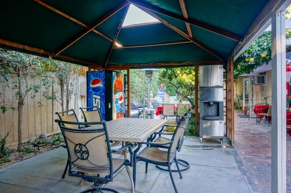La Dolce & - A Gay Men's Clothing Optional Resort