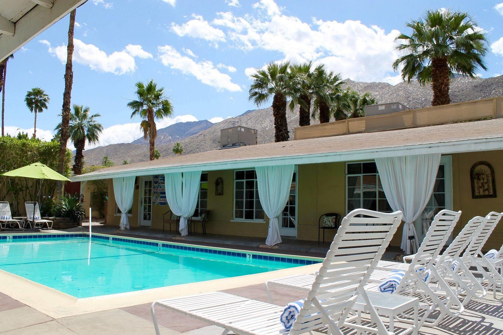 Resort La Dolce & - A Gay Men's Clothing Optional 4*