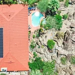 K0016 - Ridge House