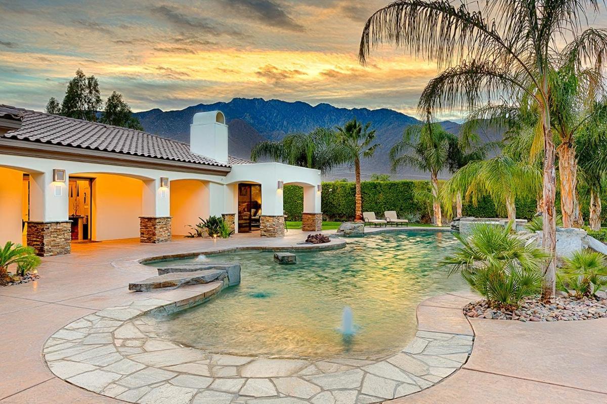 Exclusive, Upscale Estate With 5-star Amenities Villa