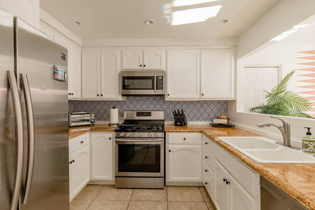 Holiday home The Yorba Oasis W/pool