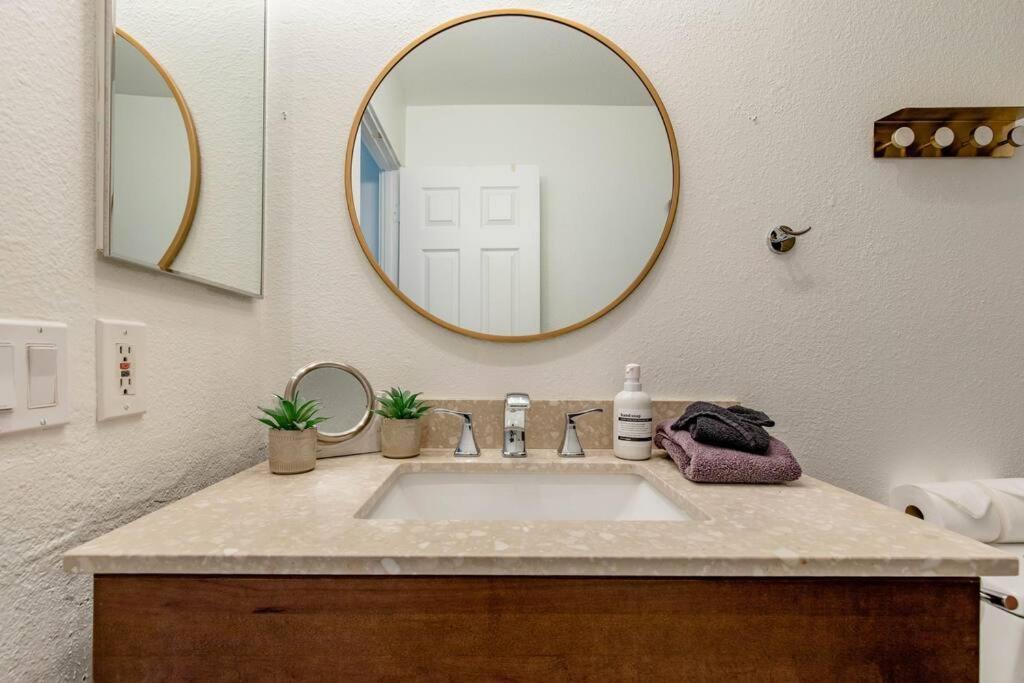 The Yorba Oasis W/pool Holiday home