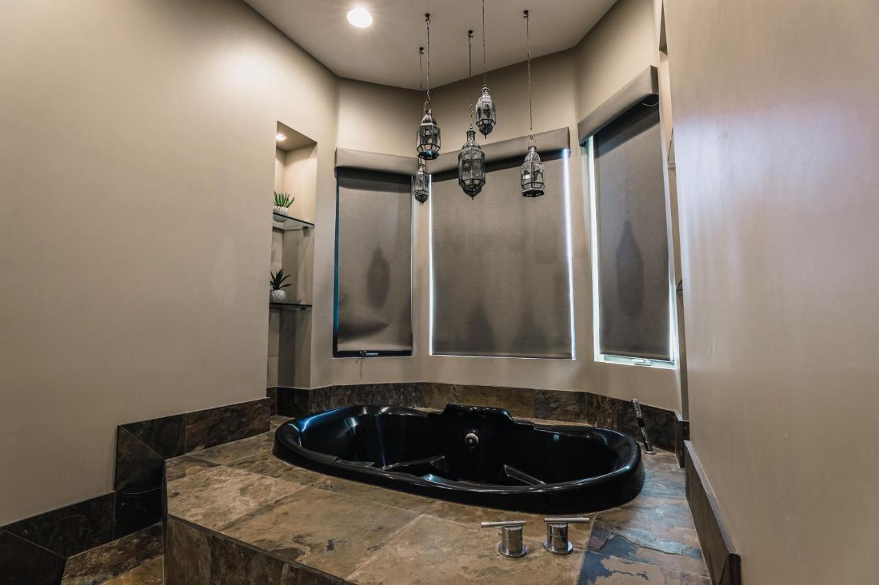 Exclusive, Upscale Estate With 5-star Amenities Villa