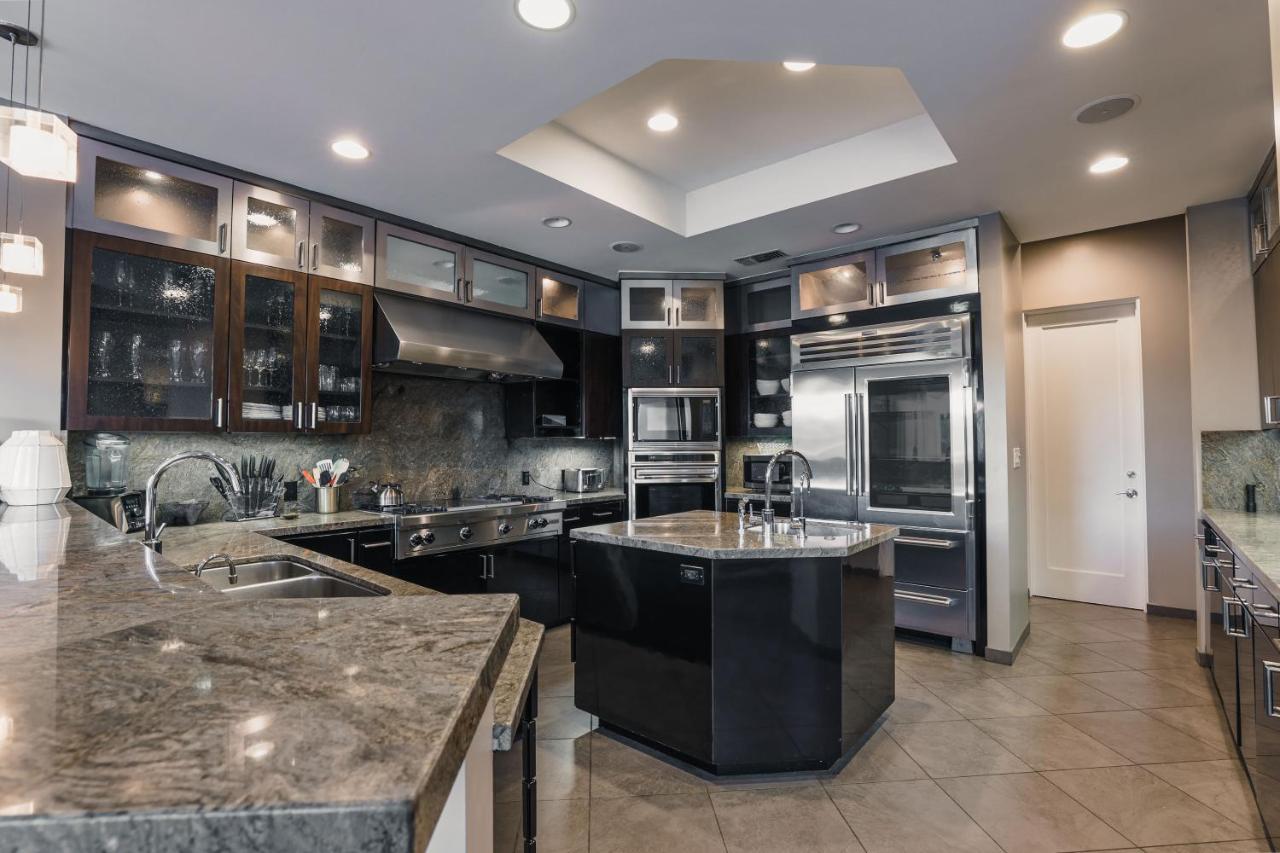Exclusive, Upscale Estate With 5-star Amenities Villa