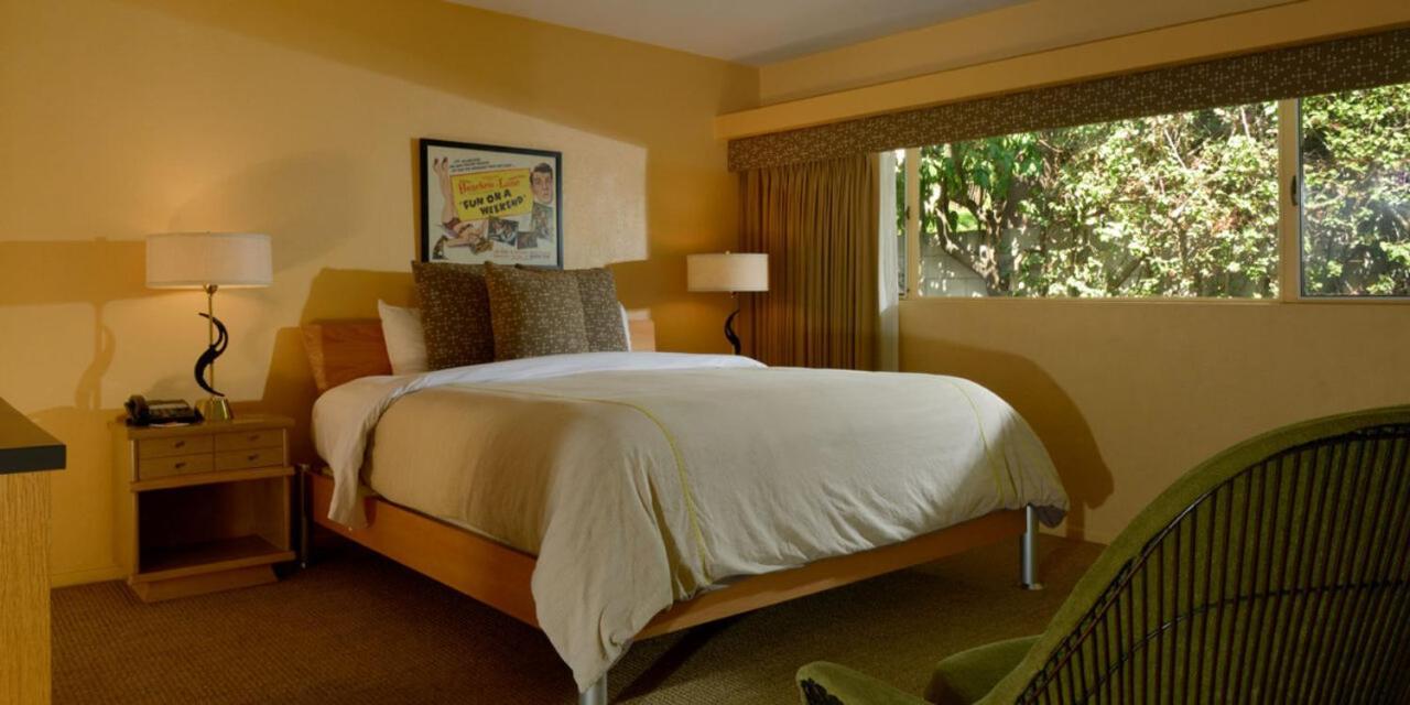 Orbit In- 21 And Over (adults Only) Hotel