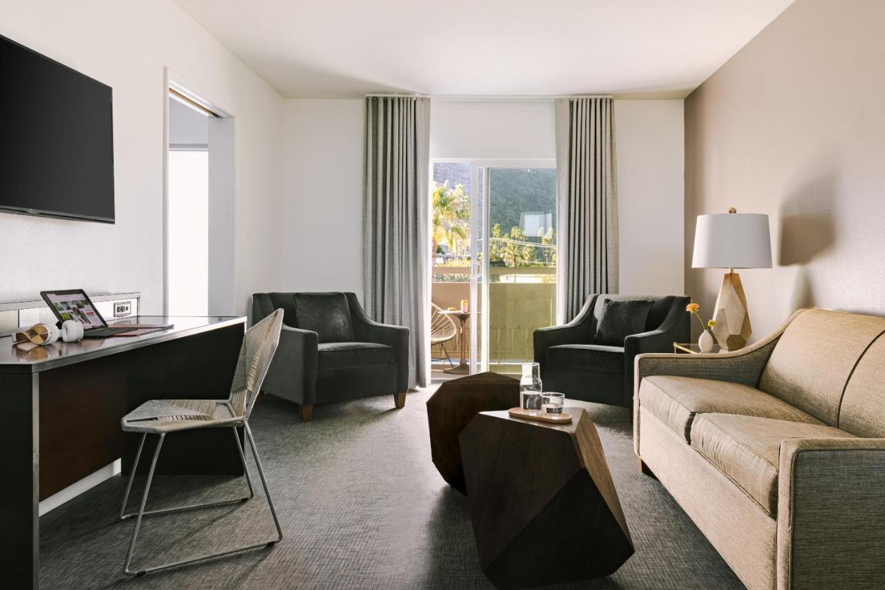 Hotel The V Powered By Sonder