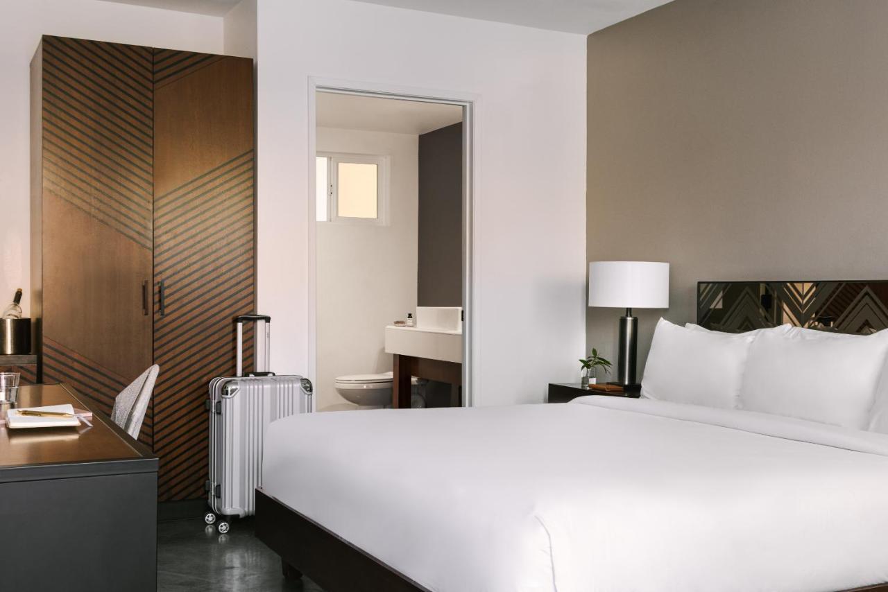 Hotel The V Powered By Sonder *