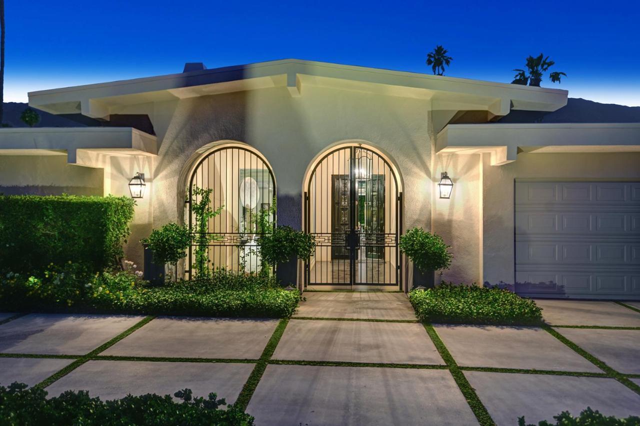 Canyon Palms Estate- Ultra-luxe, Pool, Spa, Firepit, Outdoor Kitchen & Palm Springs