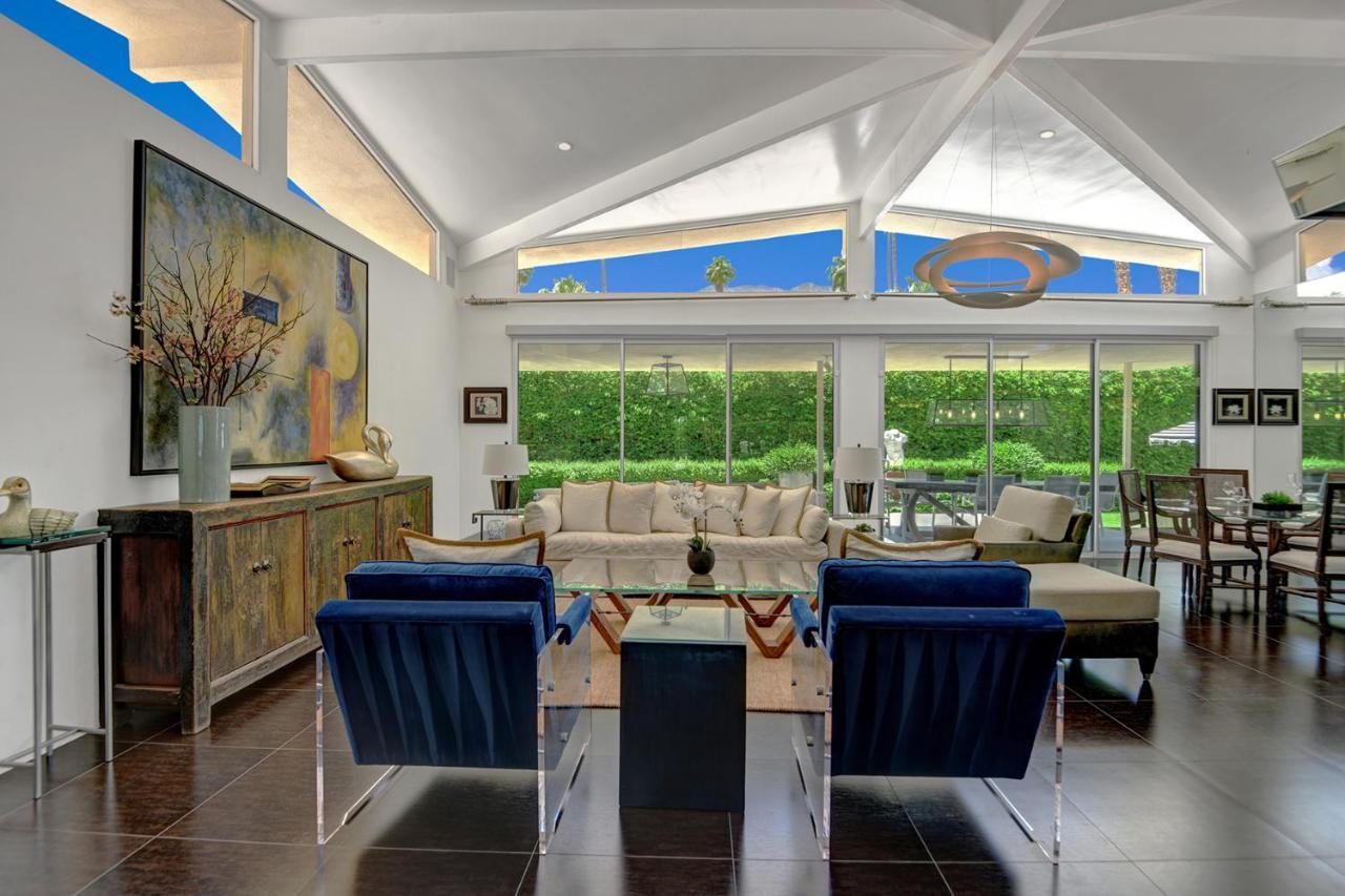 Canyon Palms Estate- Ultra-luxe, Pool, Spa, Firepit, Outdoor Kitchen &