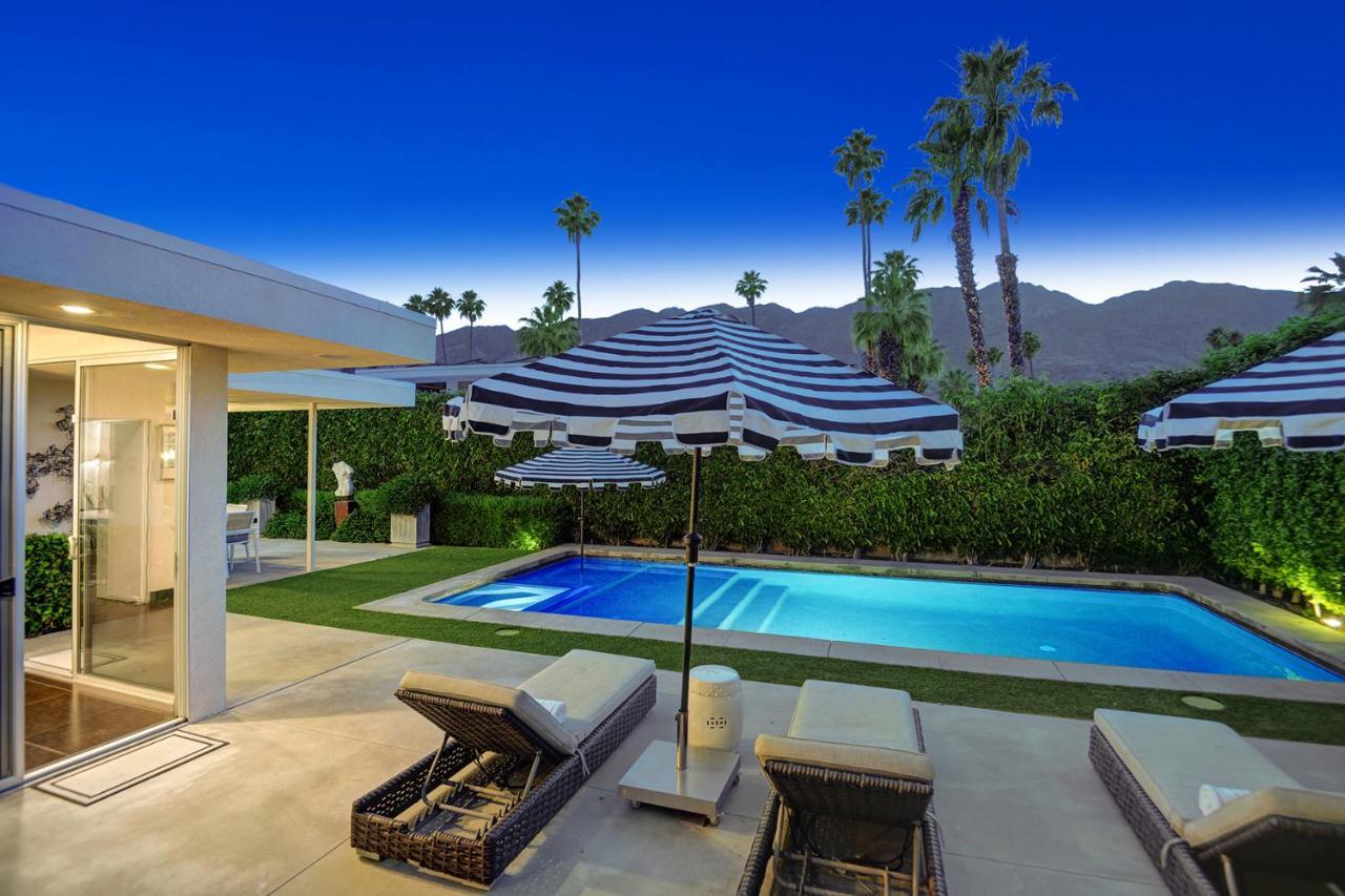 Canyon Palms Estate- Ultra-luxe, Pool, Spa, Firepit, Outdoor Kitchen & Palm Springs