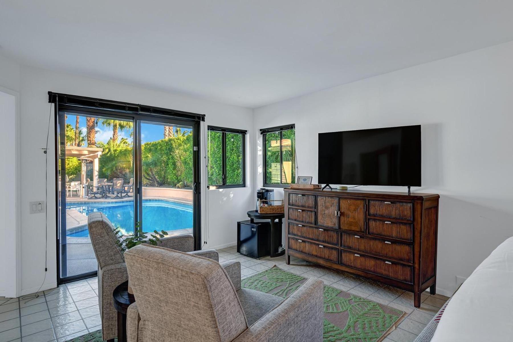 Compadres Oasis Palm Springs
