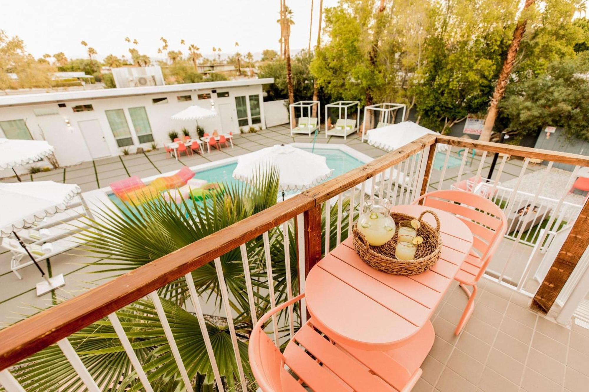The Wesley Hotel By Avantstay Retro Spacious W Bbq Pool Spa Palm Springs