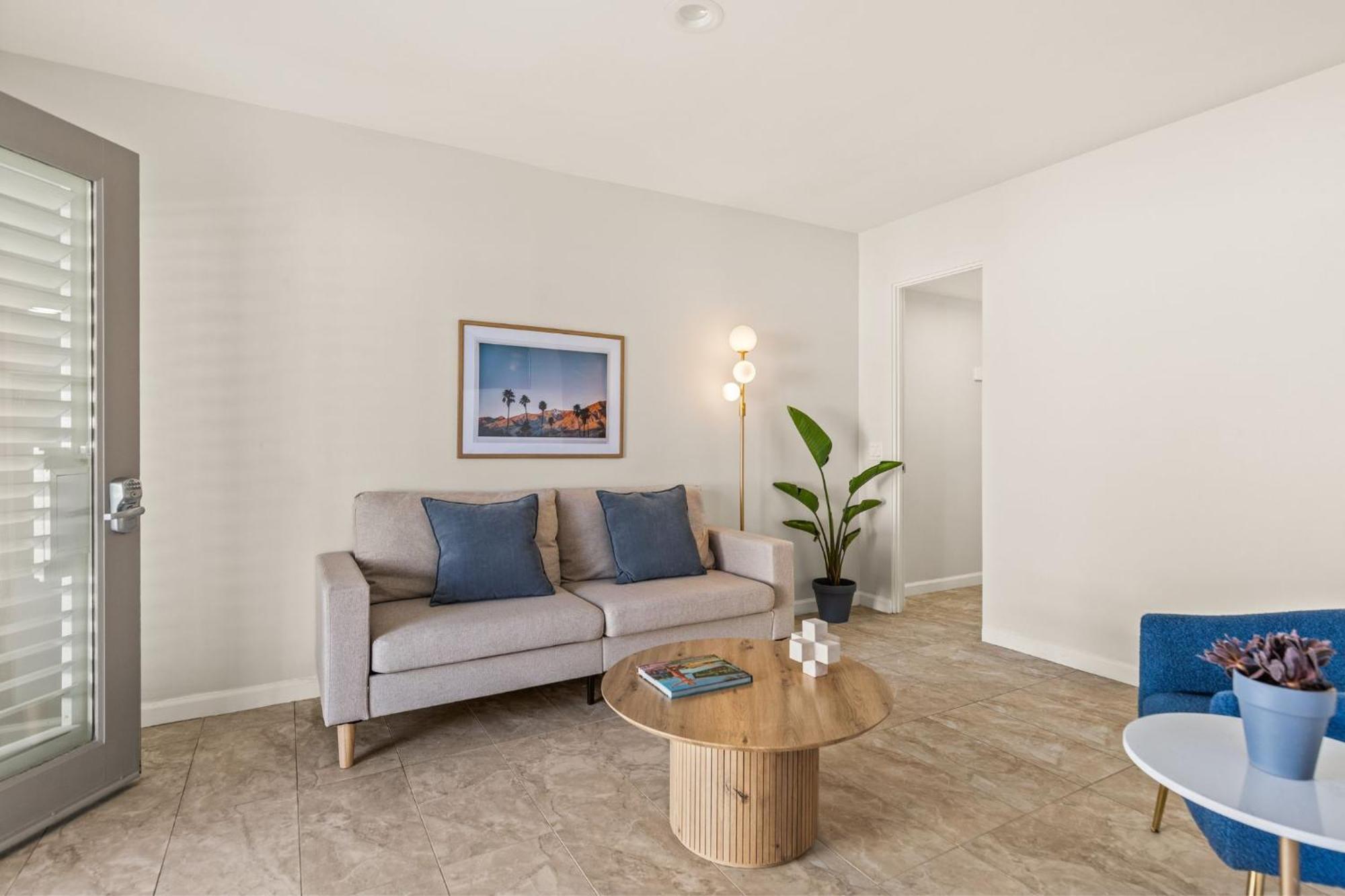 Hotel Casa Oliver & - A Men's Clothing Optional In *