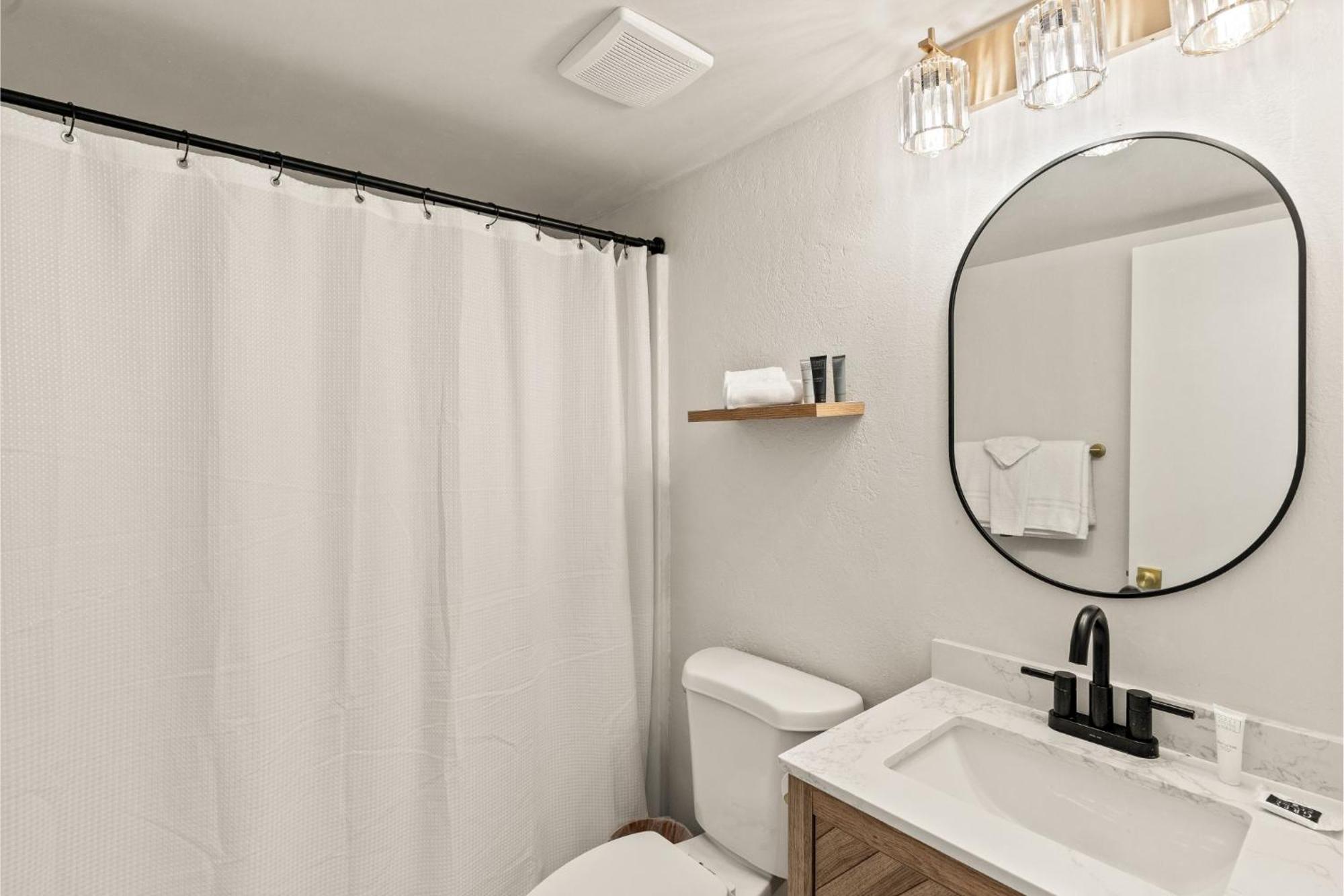 Casa Oliver & - A Men's Clothing Optional In *