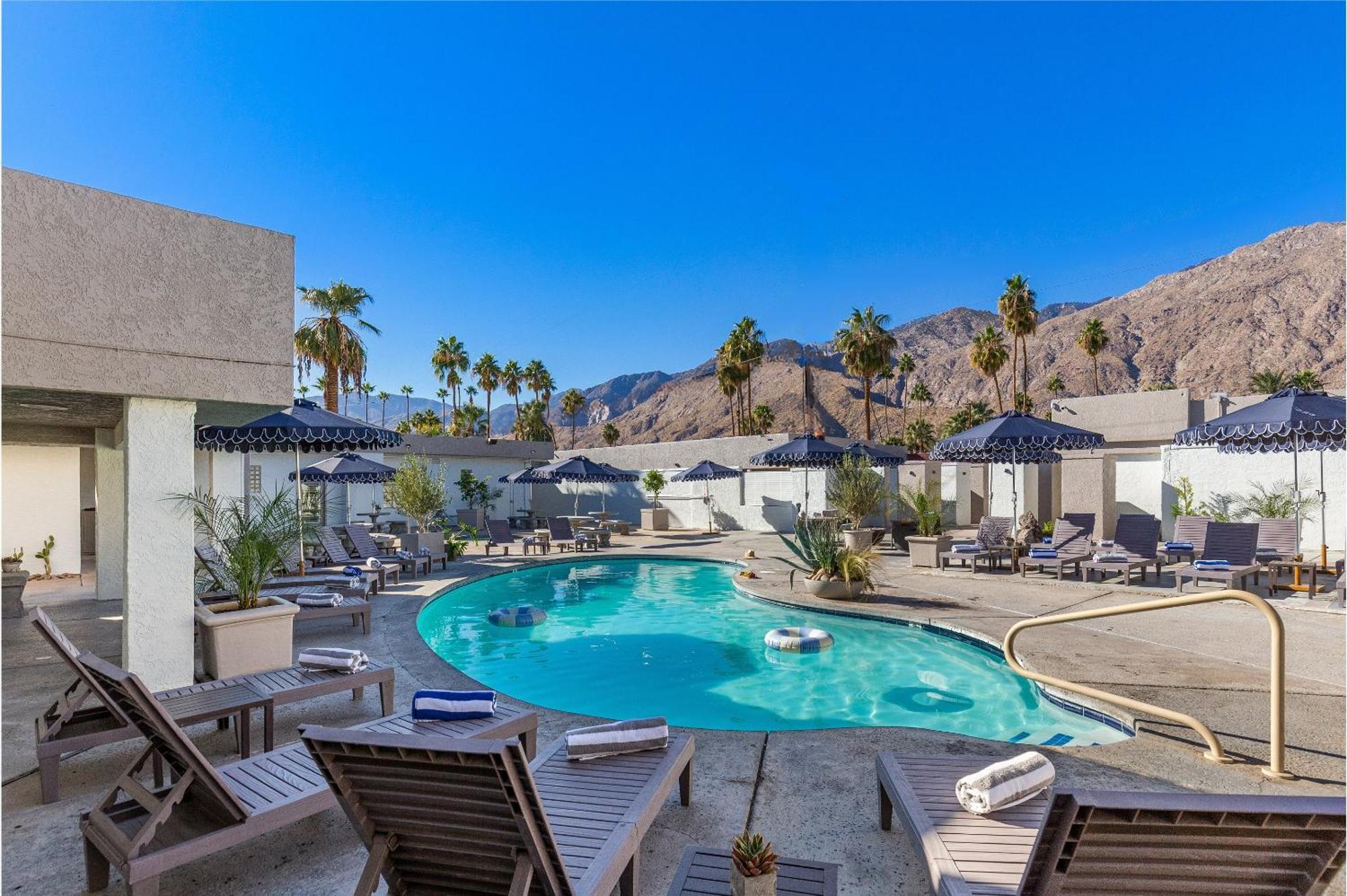Casa Oliver & - A Men's Clothing Optional In Hotel