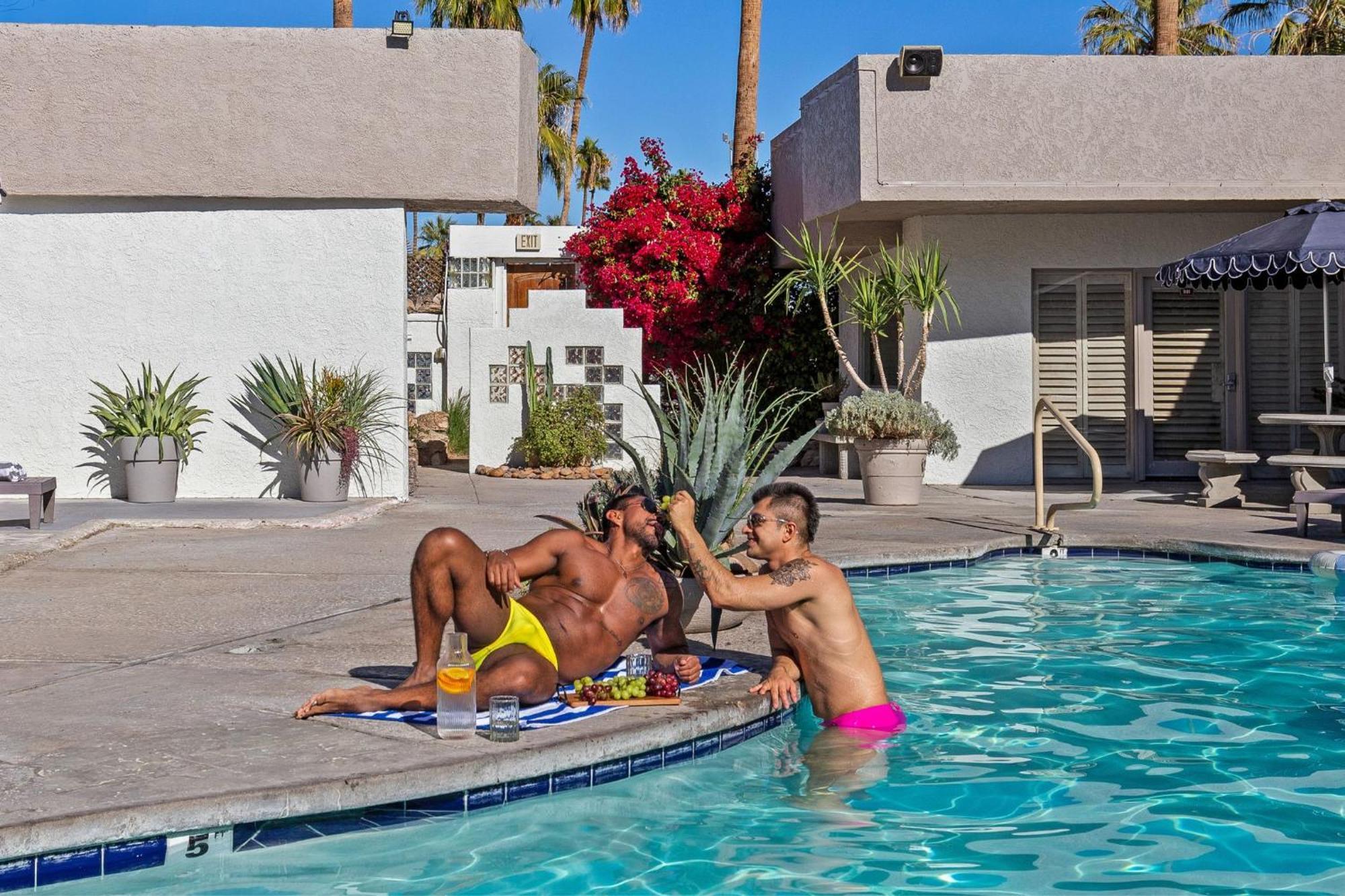 Hotel Casa Oliver & - A Men's Clothing Optional In