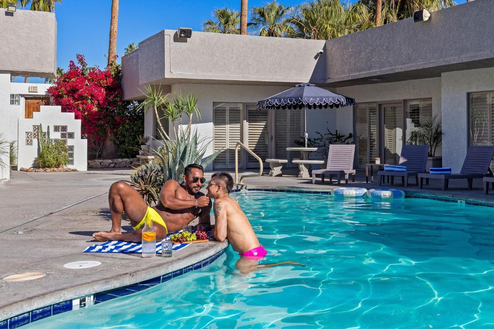 Hotel Casa Oliver & - A Men's Clothing Optional In