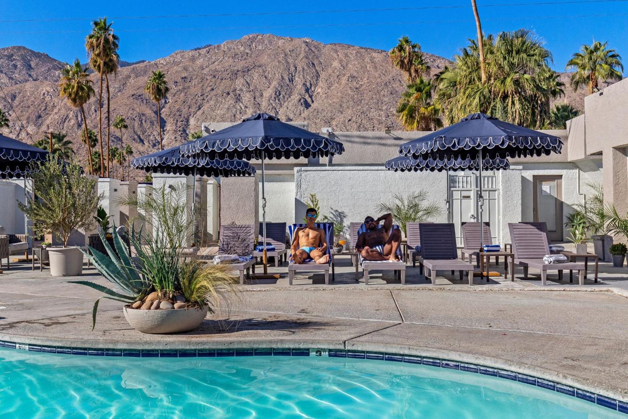 Casa Oliver & - A Men's Clothing Optional In * Palm Springs