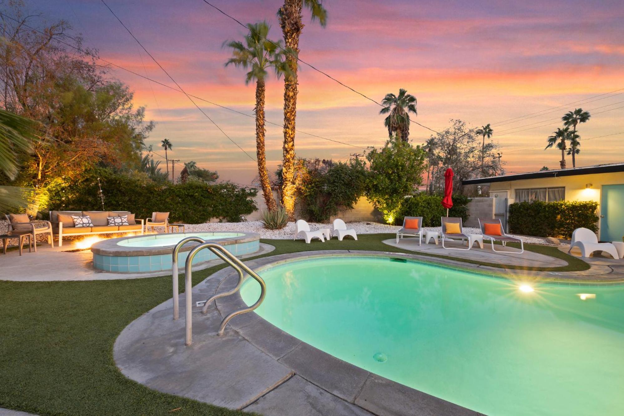 K0010 - The Retro House Palm Springs