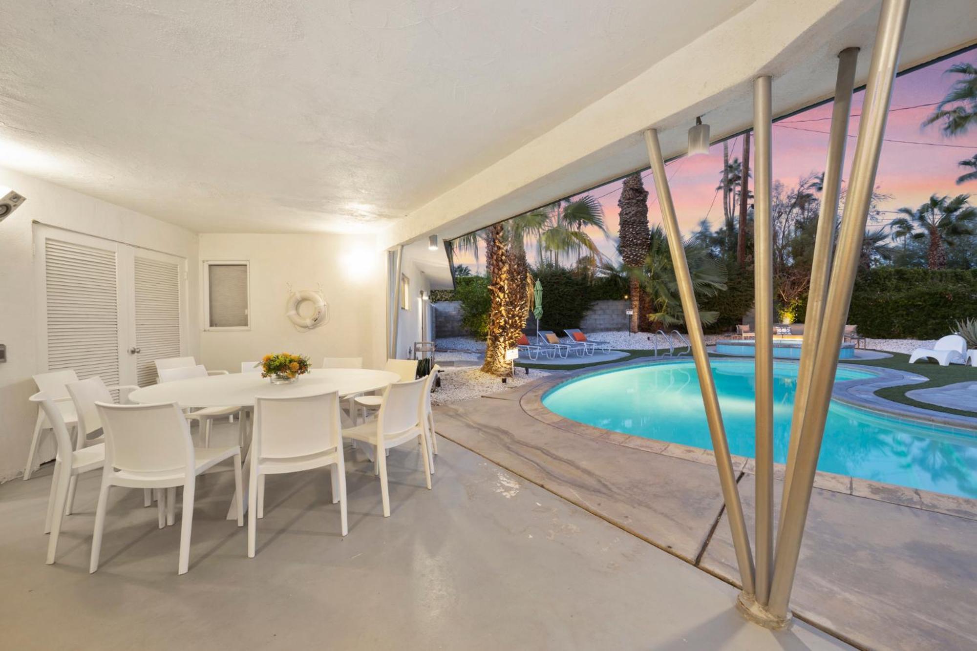 K0010 - The Retro House * Palm Springs