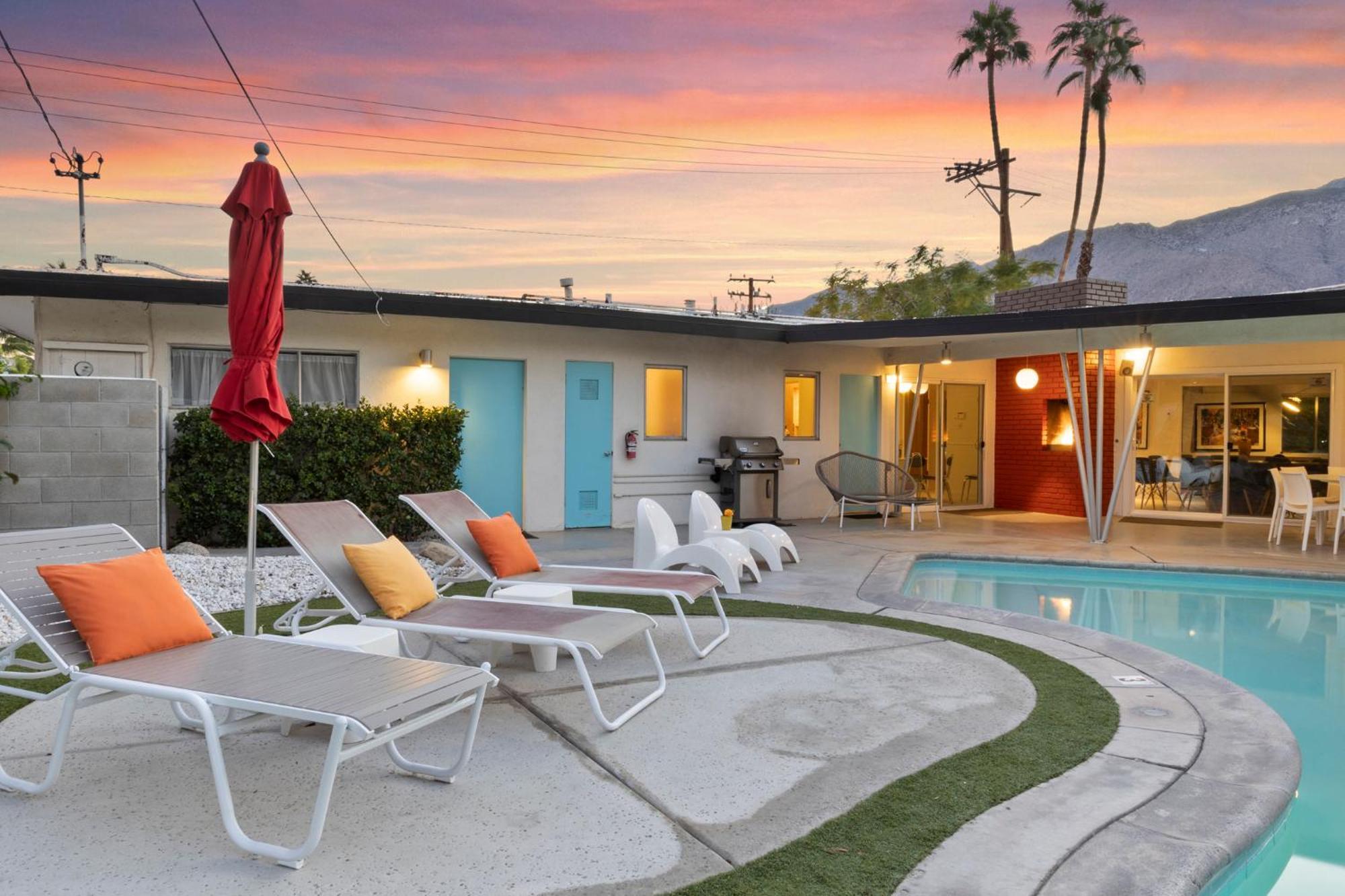 K0010 - The Retro House Holiday home Palm Springs