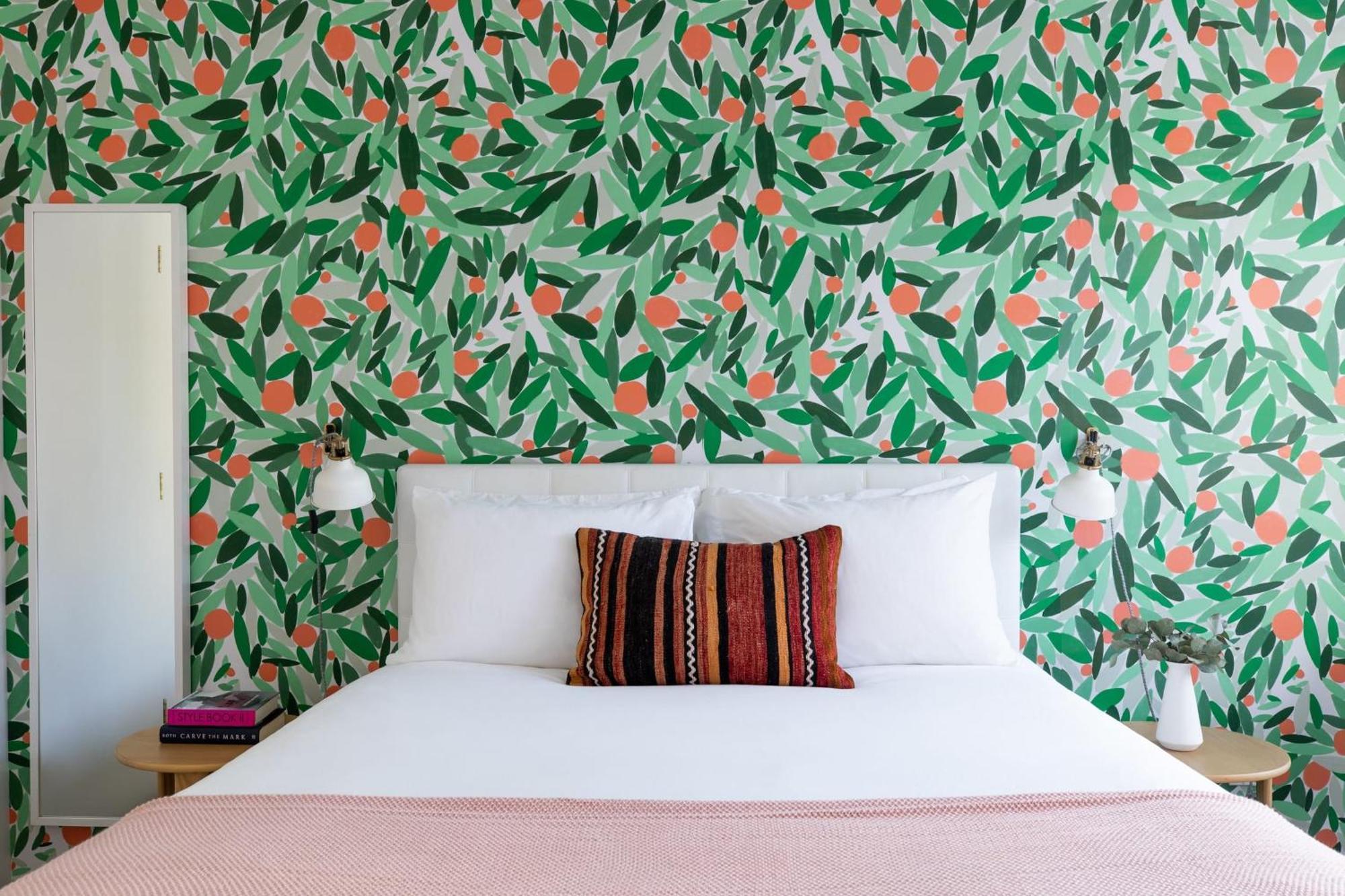 The Wesley Hotel By Avantstay Retro Spacious W Bbq Pool Spa Hotel Palm Springs