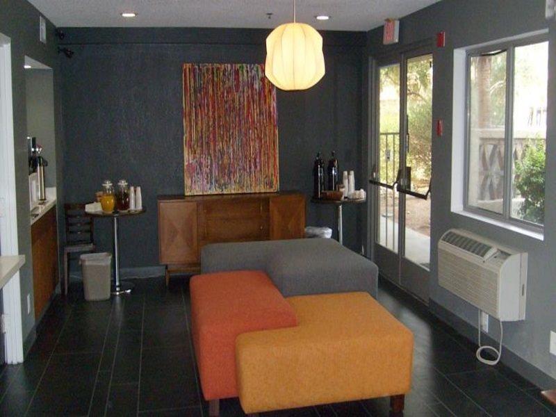 The Infusion Club 2* Palm Springs