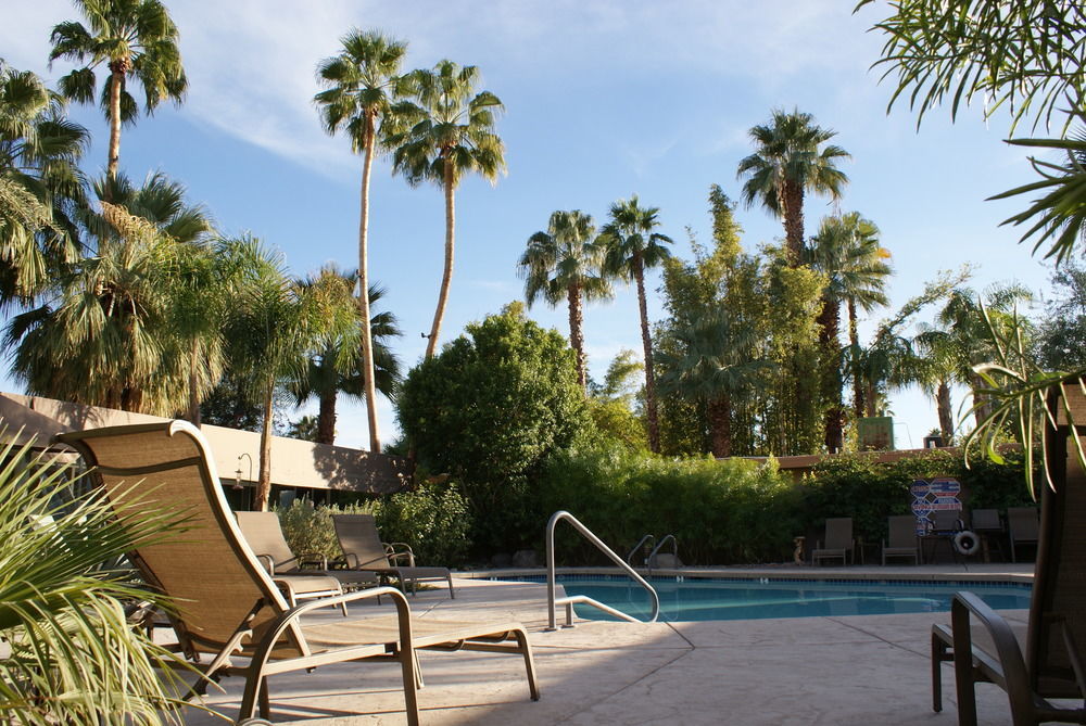 Avance Palm Springs