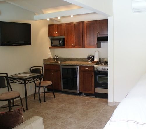 Hotel Avance 4*