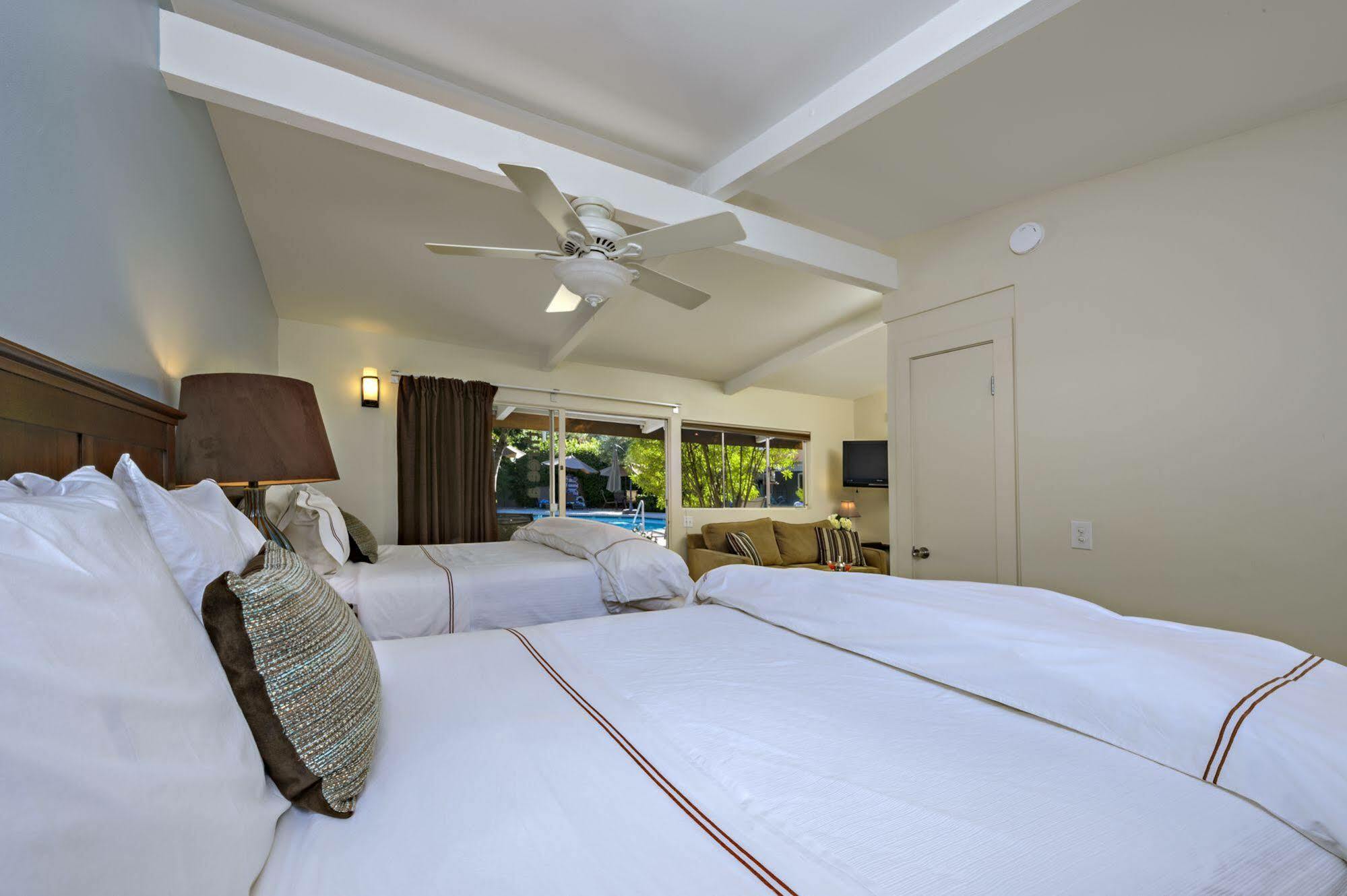 Avance Hotel Palm Springs