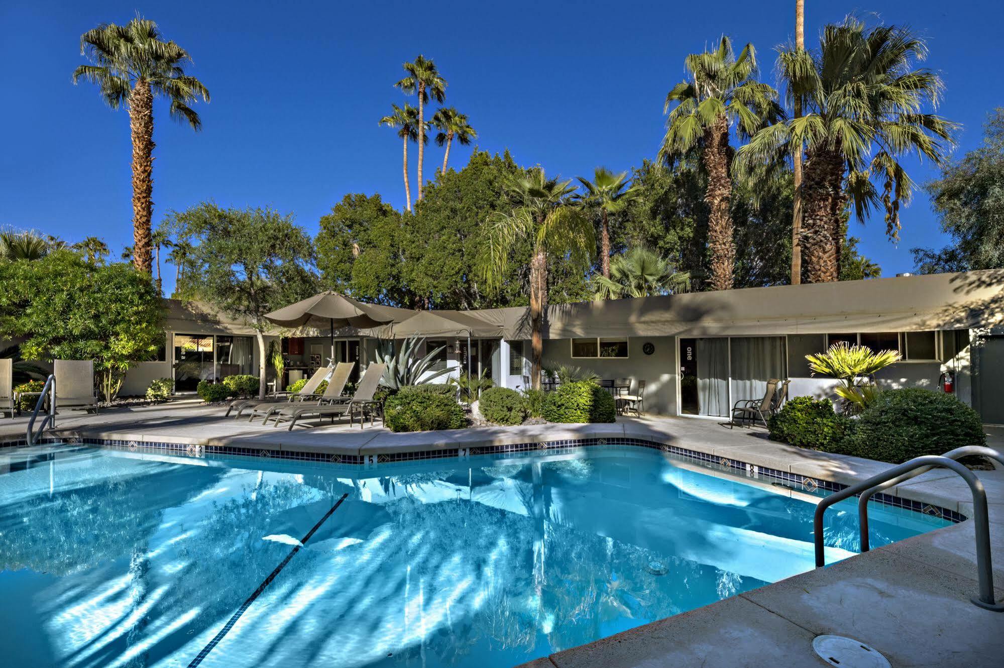 Avance 4* Palm Springs
