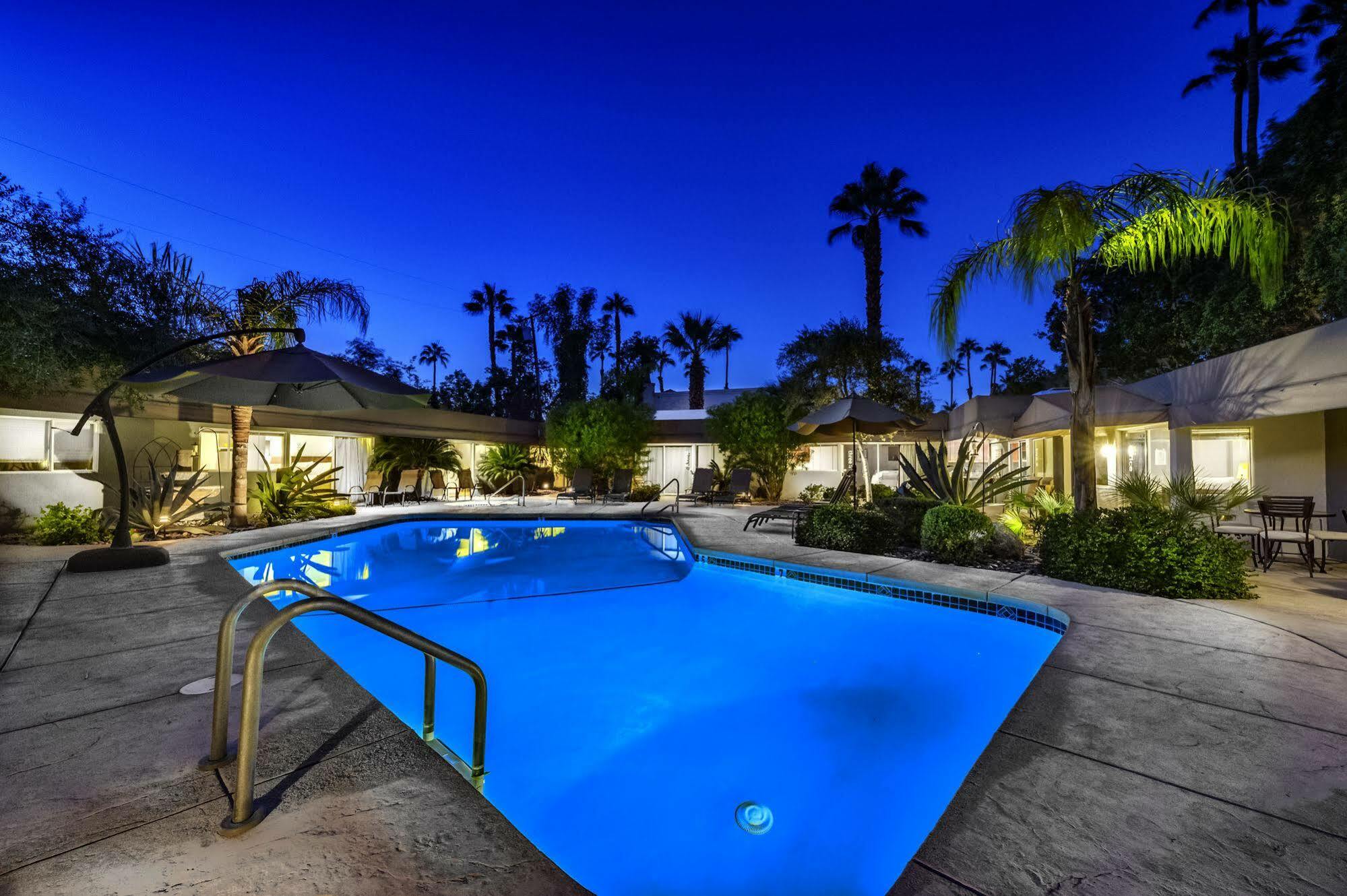 Avance 4* Palm Springs
