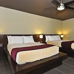 Bearfoot Inn - Clothing Optional Hotel For Gay Men