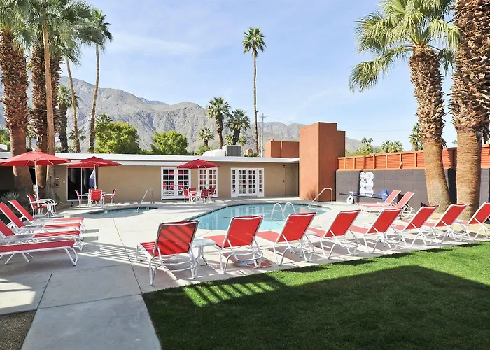 Bearfoot Inn - Clothing Optional Hotel For Gay Men