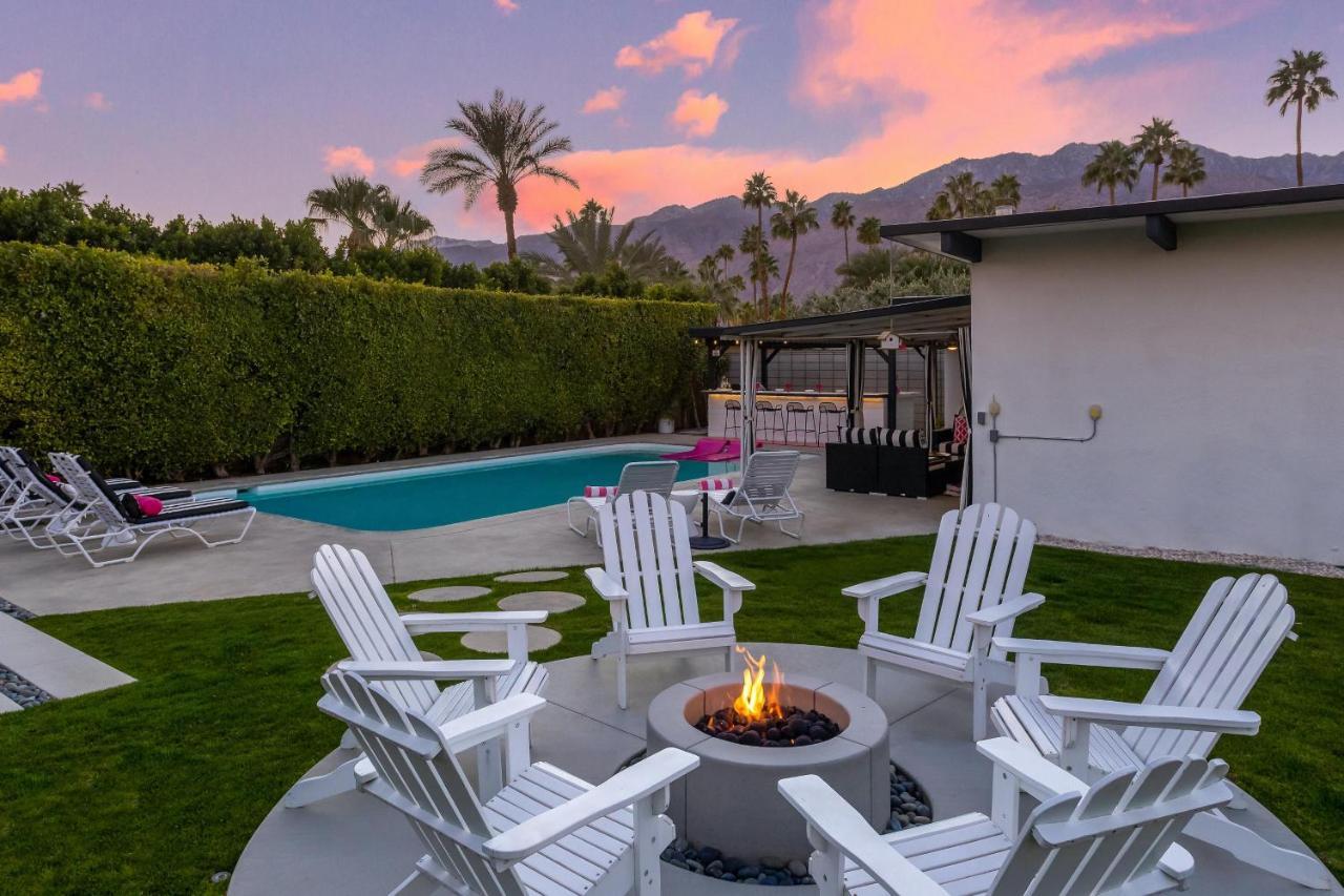 Pink Door Holiday home Palm Springs